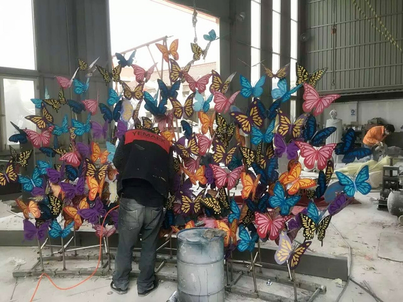 自然与艺术的交融 上海塑景不锈钢彩绘蝴蝶雕塑在园林景观中的美学价值